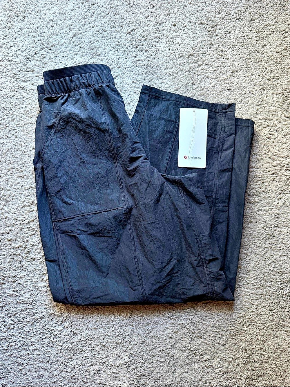 lululemon Crinkle Nylon Mid-Rise Barrel-Leg Pant Short XS